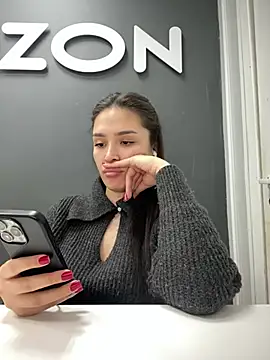 Snapshot of Sweet_Lollypop chatting on March 15, 4:21 pm Sweet Lollypop online show from March 15, 4:21 pm