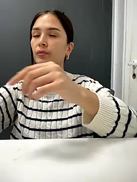 Snapshot of Sweet_Lollypop chatting on October 1, 4:46 pm Sweet Lollypop online show from October 1, 4:46 pm