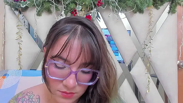 Snapshot of DEVA_BLUE_ chatting on December 6, 5:20 am DEVA BLUE  online show from December 6, 5:20 am