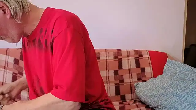 Snapshot of cumloverboyxx69 chatting on November 5, 1:33 pm cumloverboyxx69 online show from November 5, 1:33 pm