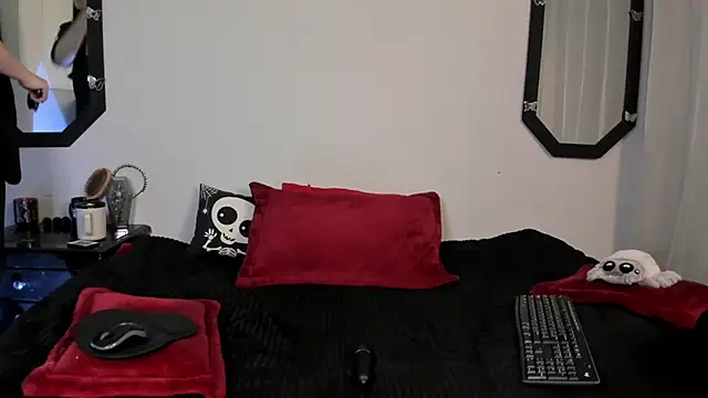 Amy Aloqua online show from April 8, 4:07 pm