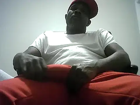 Snapshot of ThugDick79 chatting on December 11, 5:10 am ThugDick79 online show from December 11, 5:10 am