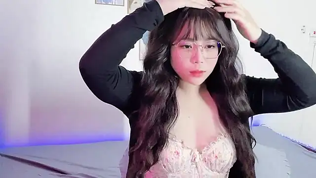 Snapshot of __Lyly__ chatting on January 17, 1:54 am Lyly online show from January 17, 1:54 am