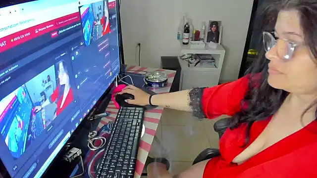 BellaFlaming online show from January 7, 10:54 am