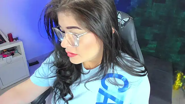 BellaFlaming online show from January 29, 10:48 am