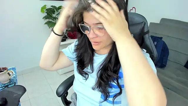 BellaFlaming online show from March 4, 10:13 am