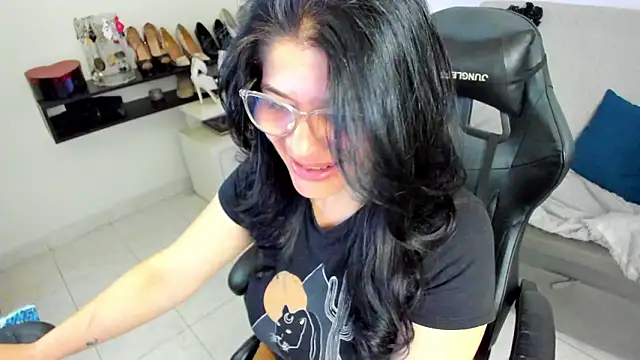 BellaFlaming online show from March 10, 10:42 am