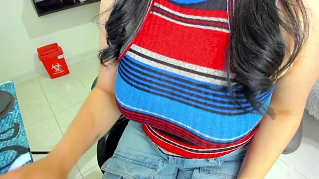 BellaFlaming online show from March 14, 11:15 am