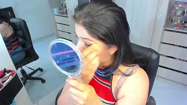 Snapshot of BellaFlaming chatting on June 26, 11:58 am BellaFlaming online show from June 26, 11:58 am
