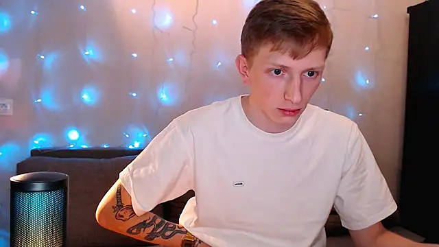 juliaanddima online show from October 7, 9:34 pm