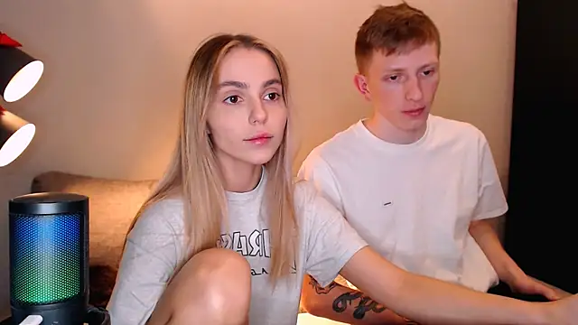 juliaanddima online show from November 10, 9:58 pm