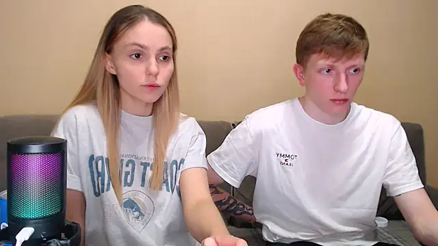 juliaanddima online show from February 19, 9:55 pm