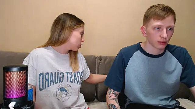 juliaanddima online show from March 13, 9:21 pm