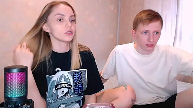 juliaanddima online show from May 26, 7:37 am