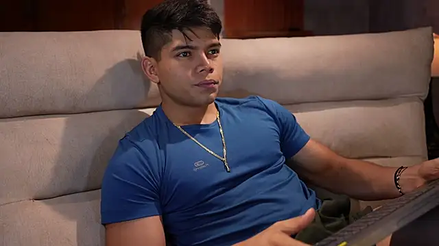 Snapshot of David_capizzi_ chatting on November 6, 12:17 pm David capizzi online show from November 6, 12:17 pm