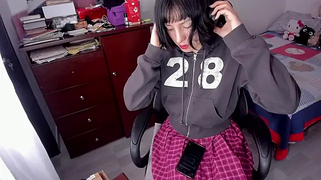 Snapshot of Room312_ chatting on December 2, 3:47 pm Room312 online show from December 2, 3:47 pm