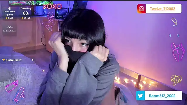 Snapshot of Room312_ chatting on December 22, 3:00 am Room312 online show from December 22, 3:00 am