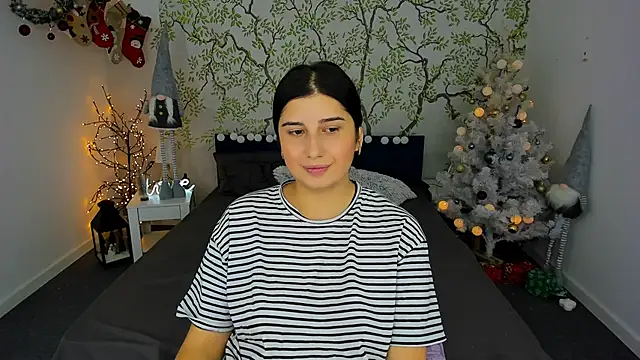 Linda EX online show from December 8, 7:22 pm