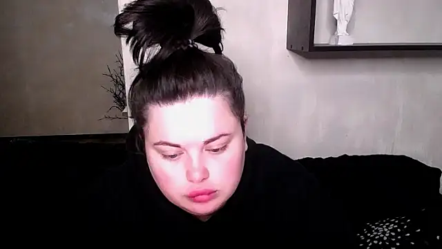 Emily Mo online show from October 13, 5:18 am