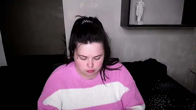 Emily Mo online show from October 18, 5:32 am