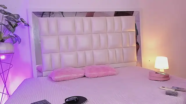 Snapshot of Anais_aradia chatting on January 9, 4:41 am Anais aradia online show from January 9, 4:41 am