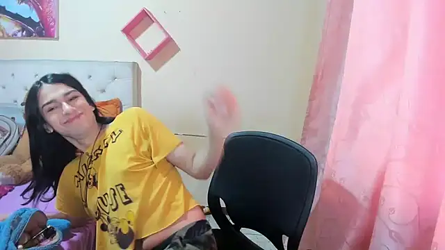 Snapshot of sweet1Girl chatting on January 10, 12:15 pm sweet1Girl online show from January 10, 12:15 pm