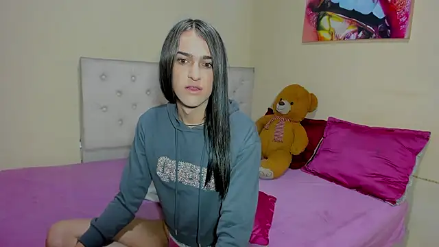 Snapshot of sweet1Girl chatting on January 26, 12:01 pm sweet1Girl online show from January 26, 12:01 pm