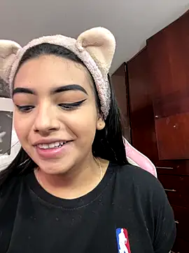 eva six online show from October 29, 5:47 pm