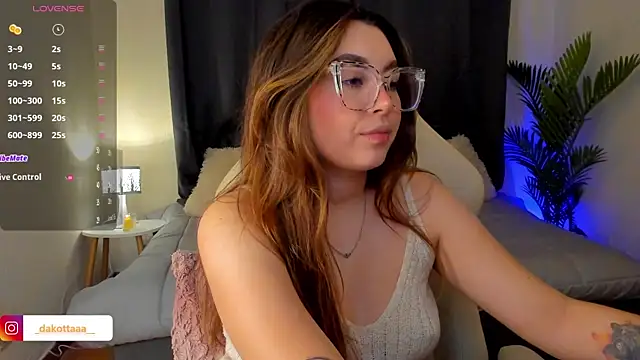 dakottaa  online show from October 29, 11:39 pm