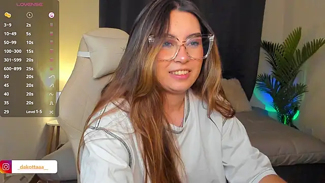 dakottaa  online show from March 6, 11:34 pm