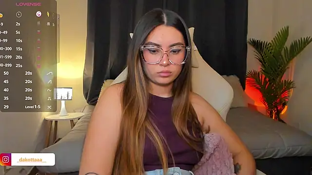 dakottaa  online show from March 18, 11:41 pm