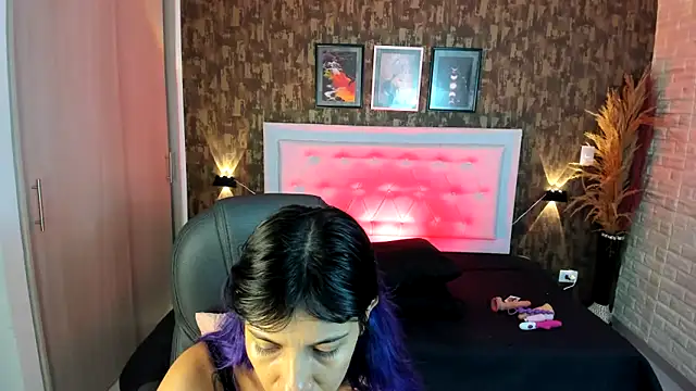 kitty  horny online show from February 6, 10:48 am