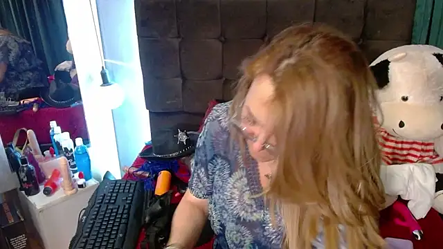 RubyWatson50 online show from December 5, 2:42 am