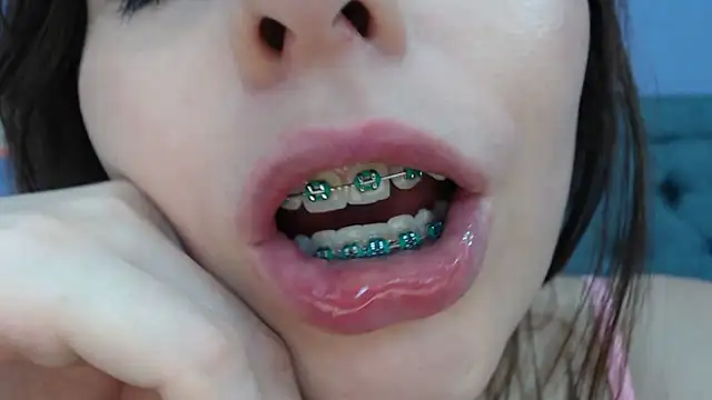 LilaSuni online show from December 3, 6:17 pm