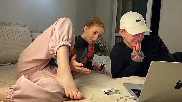 Snapshot of Jaquesxxx chatting on December 3, 10:19 pm Jaquesxxx online show from December 3, 10:19 pm