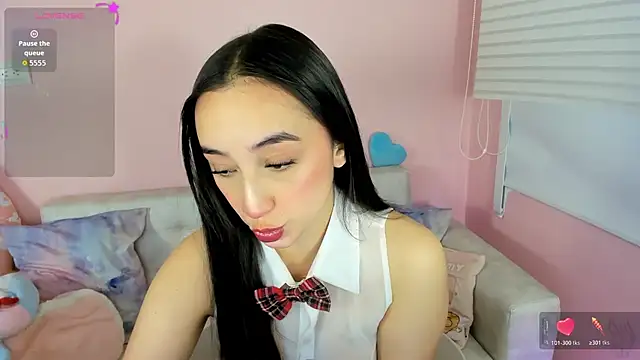 tinysara online show from February 6, 4:10 pm