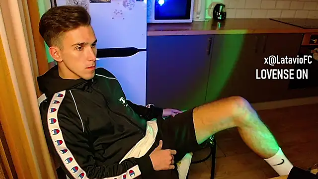 Snapshot of Midnighter_ chatting on September 20, 7:15 pm Midnighter online show from September 20, 7:15 pm