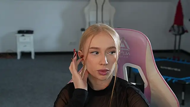 Amelia Blaze online show from October 23, 10:36 am