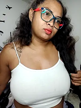 Snapshot of chalohott chatting on April 23, 10:36 am chalohott online show from April 23, 10:36 am
