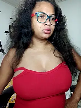 Snapshot of chalohott chatting on May 4, 10:55 am chalohott online show from May 4, 10:55 am