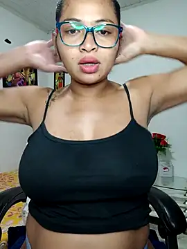 Snapshot of chalohott chatting on May 13, 11:07 am chalohott online show from May 13, 11:07 am
