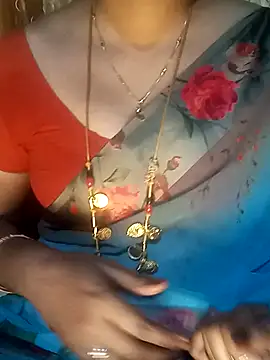 Snapshot of tuttifrutti17 chatting on December 4, 6:17 pm tuttifrutti17 online show from December 4, 6:17 pm