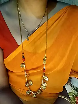 Snapshot of tuttifrutti17 chatting on December 6, 5:33 pm tuttifrutti17 online show from December 6, 5:33 pm