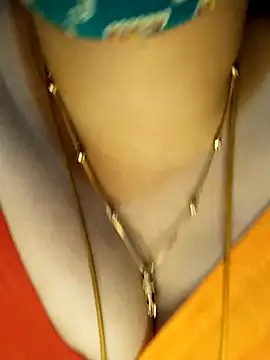 Snapshot of tuttifrutti17 chatting on December 14, 5:58 pm tuttifrutti17 online show from December 14, 5:58 pm