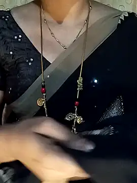 Snapshot of tuttifrutti17 chatting on December 20, 6:24 pm tuttifrutti17 online show from December 20, 6:24 pm