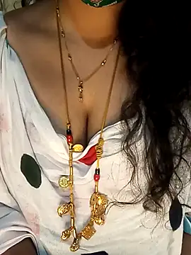 Snapshot of tuttifrutti17 chatting on January 13, 6:05 pm tuttifrutti17 online show from January 13, 6:05 pm