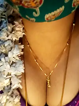 Snapshot of tuttifrutti17 chatting on January 14, 5:23 pm tuttifrutti17 online show from January 14, 5:23 pm