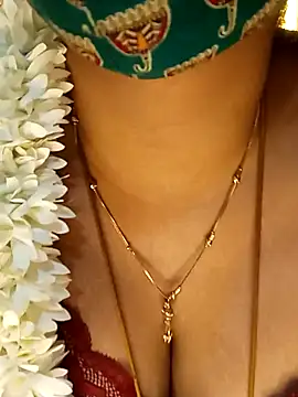 Snapshot of tuttifrutti17 chatting on January 17, 6:02 pm tuttifrutti17 online show from January 17, 6:02 pm