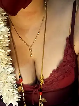 Snapshot of tuttifrutti17 chatting on March 21, 5:34 pm tuttifrutti17 online show from March 21, 5:34 pm