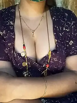 Snapshot of tuttifrutti17 chatting on March 22, 6:14 pm tuttifrutti17 online show from March 22, 6:14 pm